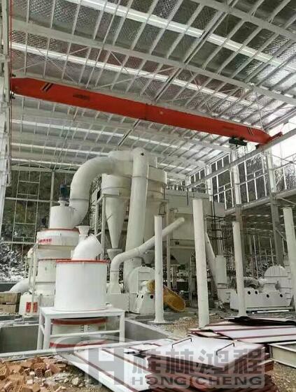 桂林鴻程磨粉機安裝客戶現(xiàn)場 桂林鴻程磨粉機安裝客戶現(xiàn)場