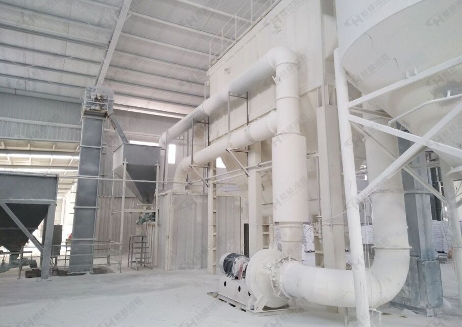 高鈣石打粉設(shè)備配置三:HCH780超細(xì)環(huán)輥磨粉機 打頁巖粉的機器配置三:HCH780超細(xì)環(huán)輥磨粉機